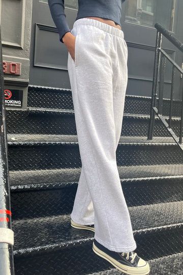 Brandy Melville Flare Sweatpants, Brady Melville Sweatpants, Brandy Wide Leg Sweatpants Outfit, Anastasia Waffle Sweatpants, Straight Leg Track Pants Outfit, Gray Brandy Melville Sweatpants, Brandy Melville Wide Leg Sweatpants, Brandy Flare Sweatpants, Outfits With Brandy Sweatpants