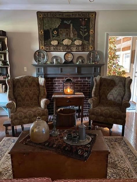 Traditional Colonial Living Room, Primitive Colonial Living Room, Neutral Decorating, Colonial Living Room, Colonial House Interior, Primitive Home Decorating, Primitive Interiors, Early American Decor, Mantle Styling