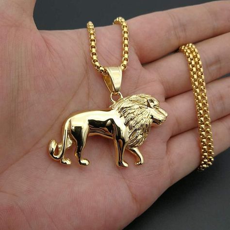 These are some of the extravagent rings that we have in our collection. Treat yourself for you deserve it. Limited supplies! Lion Pendant Gold, Gold Pendants For Men, Gold Chain Necklaces, Gold Necklace For Men, Personalized Pendant Necklace, Hip Hop Trends, Lion Charm, Feather Pendant Necklace, Tiger Pendant