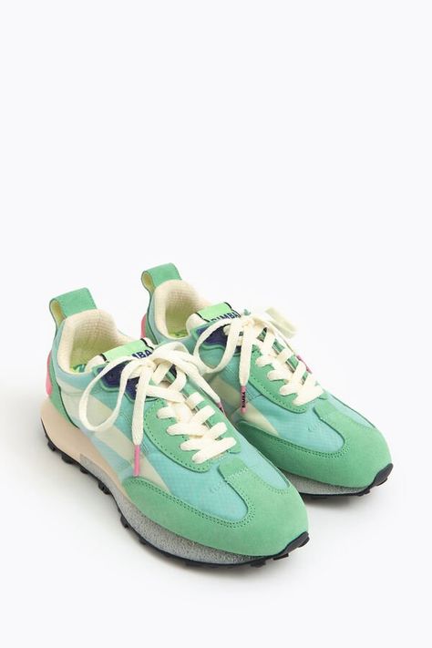 Mint jogger sneaker Teal Sneakers, Colored Sneakers, Shoes Colorful, Joggers Shoes, Sneakers For Women, Latest Sneakers, White Trainers, Trainers Women, Ballerinas