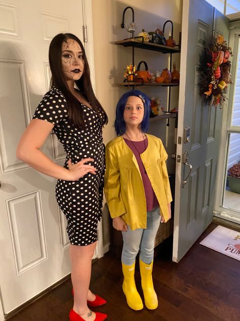 Halloween costumes Coraline And Other Mother Costume, Coraline Family Costume, Coraline Mom Costume, Other Mother Halloween Costume, Other Mother Coraline Costume, Other Mother Costume, Mommy Costumes, Coraline Halloween Costume, Coraline Halloween