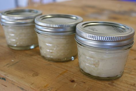 My Minnesota family’s tradition: Harvesting & preserving horseradish | Minnesota Prairie Roots How To Make Horseradish, Homemade Horseradish, Horseradish Recipes, Creamy Horseradish Sauce, Horseradish Sauce, Potato Peeler, Help Losing Weight, White Sauce, Creamy Sauce