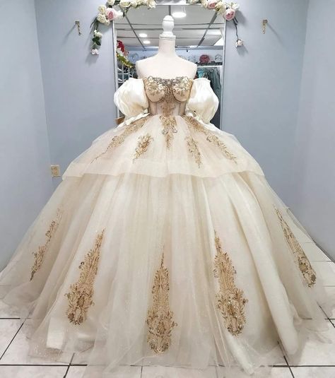 Beige Quinceanera Theme, Beige Quinceanera Dresses, Quinceanera Dresses White, Extravagant Wedding Decor, Champagne Quince Dresses, Champagne Quince, Quince Stuff, Xv Dresses, Champagne Quinceanera Dresses