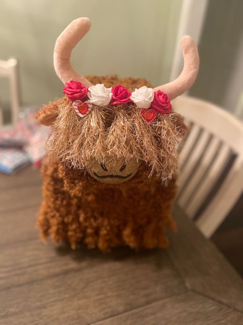 Cow Valentine Box Ideas, Highland Cow Valentines Box Ideas, Highland Cow Valentine, Valentine's Boxes, Cow Valentine, Tissue Box Crafts, Girls Valentines Boxes, Valentine Boxes For School, Kids Valentine Boxes