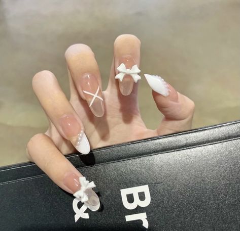 Nails Inspiration With Rhinestones, Jelly Nails Acrylic Korean, Korean Nails With Gems, Korean Clear Nails, Korean Nail Inspo Aesthetic, White Nails Douyin, White Nails Jelly, Korean Nails White, Korean Acrylic Nails