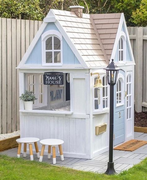 Kids Cubby Houses, Kids Playhouse Outdoors, Kids Cubbies, Playhouse Plans, Backyard Kids Play Area, Diy Playhouse, Backyard Playhouse, Wendy House, Kids Outdoor Play