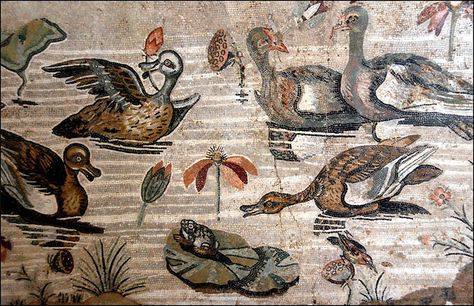 Roman mosaic work in ancient Pompeii. Archaeological Museum, Naples, Italy Opus Vermiculatum, Ancient Pompeii, Pompeii And Herculaneum, Mosaic Birds, Roman Mosaic, Roman History, Roman Art, The Nile, Art Antique