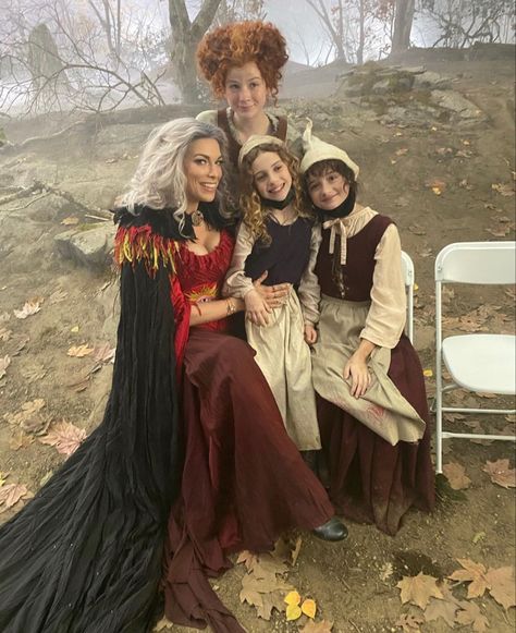 Hocus Pocus Cast, Mother Witch, Hocus Pocus Characters, Hermanas Sanderson, Hocus Pocus Quotes, Hocus Pocus Costume, Hocus Pocus Book, Hocus Pocus 1993, W.i.t.c.h Fanart