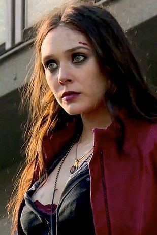 Scarlet Witch / Wanda Maximoff (Elizabeth Olsen) | This Is How Different The "Avengers" Cast Looks Out Of Character Emo Wanda Maximoff, Emo Wanda, Maximoff Twins, Scarlet Witch Cosplay, Avengers Cast, Lizzie Olsen, Elizabeth Olsen Scarlet Witch, Scarlet Witch Marvel, Scarlett Witch