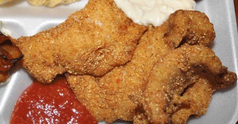 Fried Crappie, Bluegill Recipe, Crappie Recipe, Fish Fryer, Fried Fish Recipes, Wild Game Recipes, Fish Fry, Crappie Fishing, Game Food