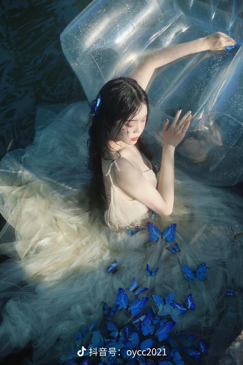 Underwater Photoshoot, Ethereal Photography, Debut Photoshoot, Lake Photoshoot, Water Nymphs, Girl In Water, Mermaid Aesthetic, Anatomy Poses, Ocean Sky