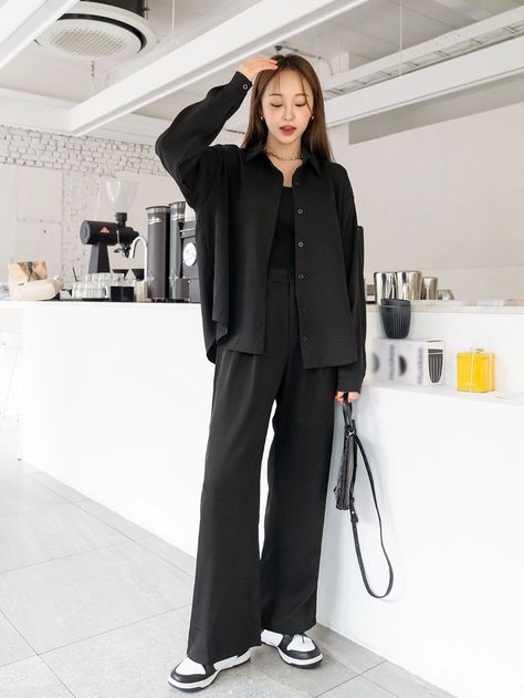 Black Outfit Korean, Black Trouser Outfit, Black Blouse Outfit, All Black Outfit Casual, Trousers Outfit Casual, Black Trousers Outfit, Outfit Nero, Loose Pants Outfit, Black Pants Outfit