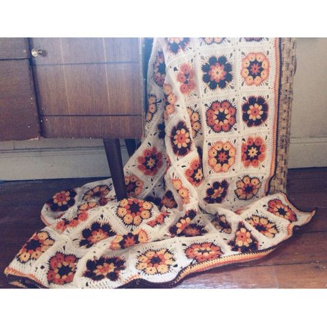 Another pic of my finished crochet blanket... 70s style! Vintage Crochet Blankets, Crochet 70s, 70s Crochet Patterns, Vintage Crochet Blanket, Crochet Blanket Aesthetic, 70s Crochet, 70s Inspired Bedroom Blankets, 70s Crochet Blanket, 70s Crochet Blankets