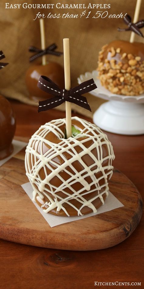 Looking for a gorgeous gourmet gift?  These gourmet caramel apples are a great gift to give that everyone will enjoy.  The flavor combinations are endless.  I've tried over a half dozen homemade caramel recipes and this homemade caramel recipe is the best around for caramel apples.  Make these hand-dipped gourmet caramel apples for $1.50 or less.  This would be a great teacher gift, fall treat or holiday treat for friends and family.  A great holiday neighbor treat! Red Pozole, Mini Eclairs, Homemade Caramel Apples, Eclairs Recipe, Oreo Trifle, Homemade Caramel Recipes, Homemade Caramels, Gourmet Candy Apples, Chocolate Caramel Apples