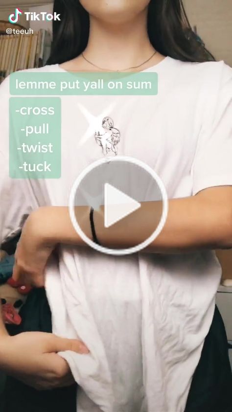 style(@style) on TikTok: Fav way to tie a shirt :) @teeuh #foryou #fyp #foryoupage Knotted Shirt Diy, Knotted Shirt Outfit, Ways To Tie A Shirt, Tie Shirt Knot, How To Tie A Shirt Knot, How To Tie A Shirt, Tie A Shirt, T Shirt Knot, Shirt Knot