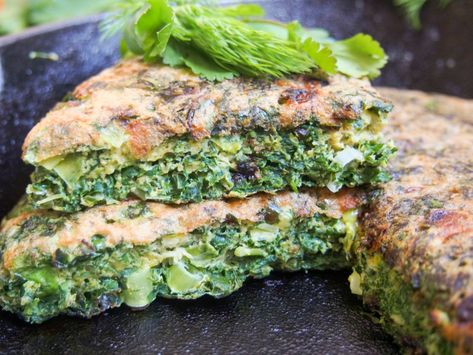 Kuku sabzi - Persian herb frittata Kuku Sabzi, Iranian Dishes, Healthy Egg Recipes, Iranian Recipes, Savory Pies Recipes, Easy To Cook Meals, Persian Cuisine, Iranian Food, Chelsea Market