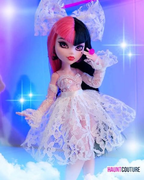 Haunt Couture (@hauntcoutureatelier) • Instagram photos and videos Haunt Couture, Monster High Toys, Mh Dolls, Moster High, Oc Inspiration, Monster High Custom, Random Items, You Monster, Rainbow High