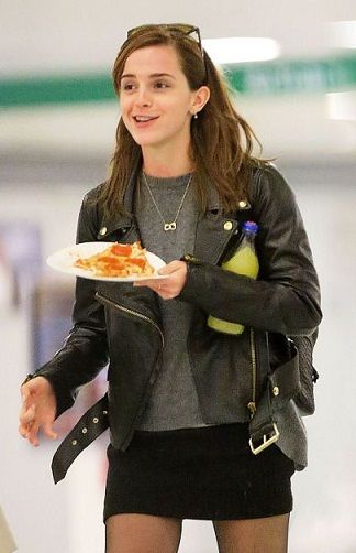 Emma Watson Diet, New York Pizza, Jfk Airport, Killer Body, Wardrobe Ideas, Hermione Granger, Woman Crush, Emma Watson, Hermione