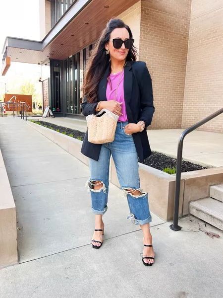 The perfect date night outfit featuring a black blazer, hot pink top and my favorite new jeans. This look can be dressed up for going out or is also a great chic casual outfit idea. Shop the look at the link! Casual Outfit Idea, Hot Pink Top, Date Night Outfit Ideas, Outfit Ideas Spring, Night Outfit Ideas, Hot Pink Tops, Best Casual Outfits, Breezy Dress, Chic Casual