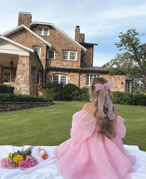 Romantic Princess Aesthetic, Princess Picnic Aesthetic, Baddie Princess Aesthetic, Pink Princess Aesthetic Outfit, Sweet Girl Aesthetic Outfit, Preppy Princess Aesthetic, Castle Aesthetic Outfit, Princess Clothes Aesthetic, Cute Princess Aesthetic