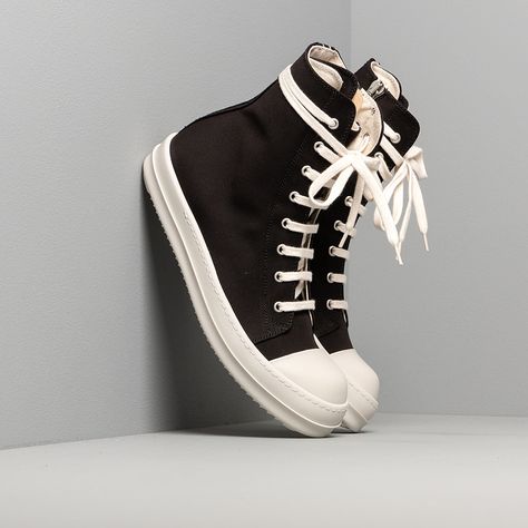 Rich Owens Shoes, Rich Owen Outfit, Rick Owens Outfit, Camel Style, Rick Owens Drkshdw, Pretty Shoes Sneakers, Shoe Inspo, Black Sneakers, Best Sneakers