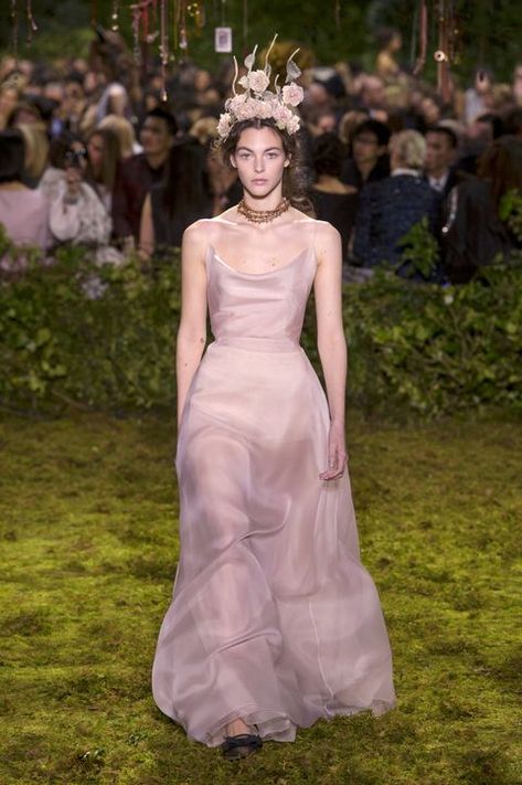 Chic Tomboy, Vittoria Ceretti, Haute Couture Paris, Looks Pinterest, Runway Fashion Couture, Fashion Blogs, Dior Haute Couture, Maria Grazia Chiuri, Christian Dior Couture