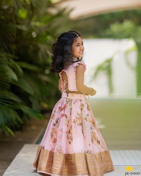 Saree Latest Design, Saree Diwali, Indian Dresses For Kids, Diwali Dresses, Kids Party Wear Dresses, Kids Dress Collection, Kids Blouse Designs