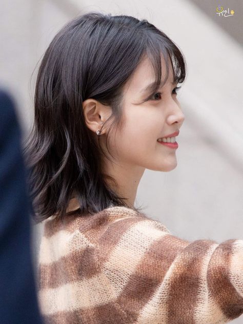 Iu Haircut, Dream Dream, I Love My Wife, Hair Reference, 가을 패션, Cool Haircuts, Korean Beauty, Hair Inspo, Aesthetic Pictures