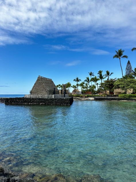 Step back in time at Ahuena Kamakahonu, where history meets the shores of Kailua-Kona. Once the royal residence of King Kamehameha I, this sacred site is a window into Hawaii’s rich heritage. King Kamehameha, Hawaii Things To Do, Christian Missionary, Hawaiian Culture, Kailua Kona, Royal Residence, Hawaii Island, Stone Houses, Place Of Worship