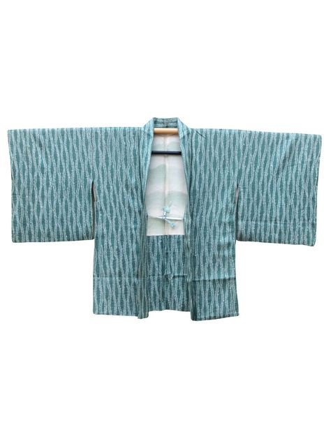 Kimono Outer, Japanese Traditional Clothing, Patchwork Tutorial, Japanese Shibori, Heat Waves, Feather Pattern, Emerald Isle, Kimono Jacket, Ben 10