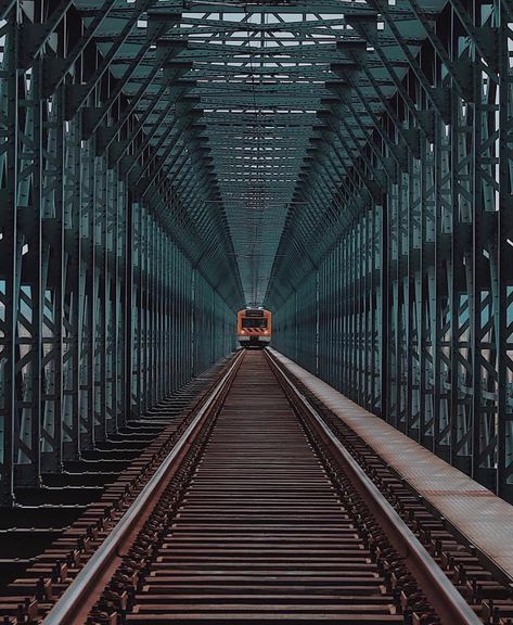 Congratulations @joao.bernardino , we are proud to welcome you at the #symmetryhunters movement! ⠀⠀⠀ Please check out featured artist’s… Symmetry Photography, Line Photography, One Point Perspective, Minimal Photography, Photo Composition, Principles Of Design, Composition Photography, Minimalist Photography, Train Tracks