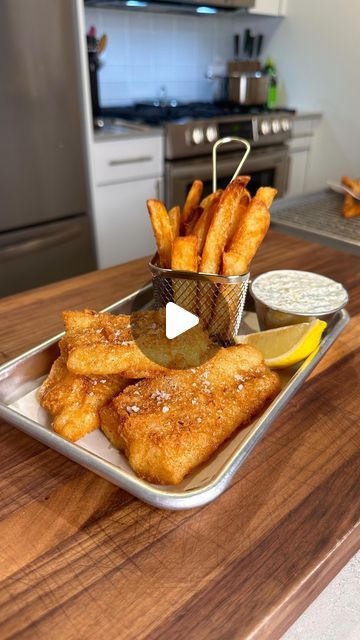 Salmon Fish And Chips Recipe, Fish And Chips Sauce, Homemade Fish And Chips, Chips Homemade, Fish And Chips Recipe, Fish N Chips Recipe, Homemade Tartar Sauce, Tartar Sauce, White Fish