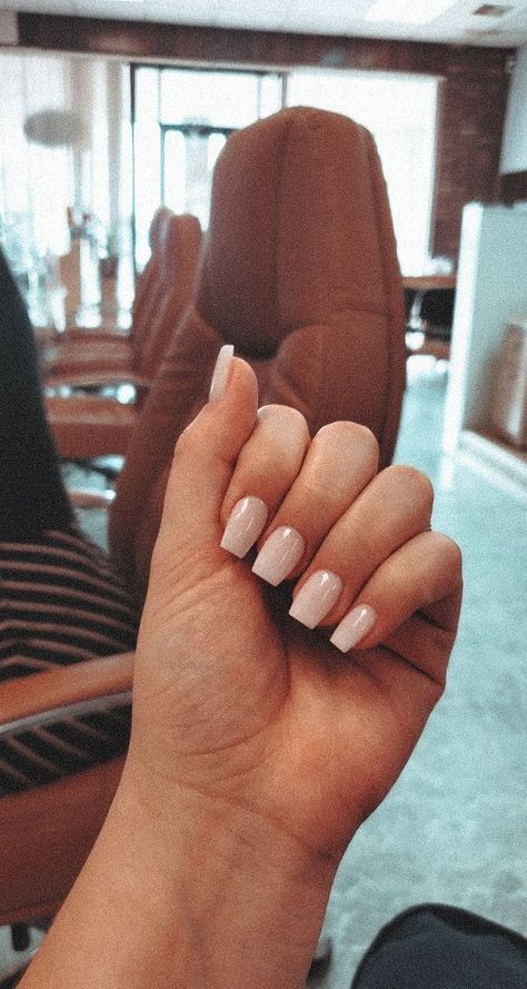 Simple Dip Powder Nails, Arbonne Opportunity, Dip Nail Ideas, French Acrylics, Nude Acrylic Nails, Nail Therapy, Engagement Nails, Toes Nails, Nail Short