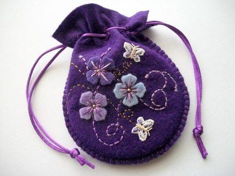 Purple Felt Crafts, Felt Pouch Diy, Felt Bags, Felt Pouch, Felt Gifts, Purple Gift, Purple Bag, Felt Jewelry, Purple Jewelry