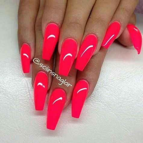 Beautiful shiny coral nails for spring summer Bright Pink Nails, Video Makeup, Neon Nails, Hot Nails, Nails Coffin, Fancy Nails, Dope Nails, Nail Designs Summer, Super Ideas