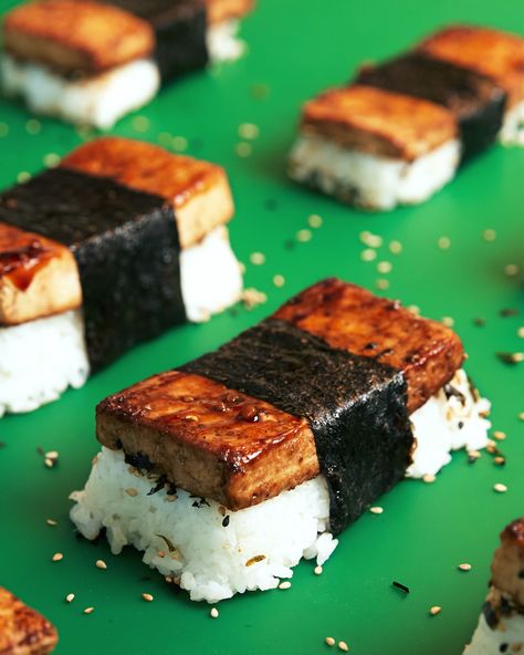 Tofu Musubi, Sushi Tofu, Tofu Sesame, Tofu Teriyaki, Musubi Recipe, Teriyaki Tofu, Nori Seaweed, Firm Tofu, Sesame Ginger