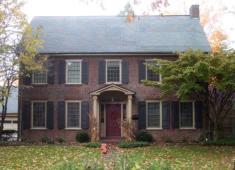 Colonial Revival Colonial Halloween, Colonial Revival House, Georgian Colonial, Brick Colonial, Houses In America, Exterior House Remodel, Roof Beam, House Trim, Dutch House