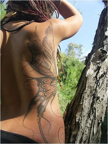 butterfly tattoos Side Back Tattoos, Wing Tattoo, Butterfly Tattoo Designs, Tattoo Designs For Girls, Side Tattoos, Body Modification, Tattoo Designs And Meanings, Back Tattoos, Piercing Tattoo