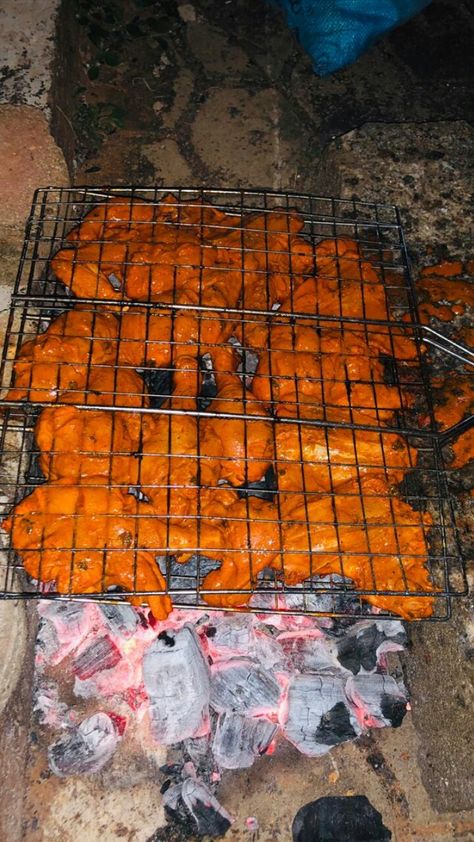 Cook over the charcoal for authentic taste of chicken tikka Bbq Snap, Bhutta Corn In Rain Snap, Chicken Kabab Snap, Kamla Nagar Market Snapchat, Kerala Food Snapchat, Mumbai Food Snapchat Stories, Chicken Tikka, Snap Food, Bbq Party