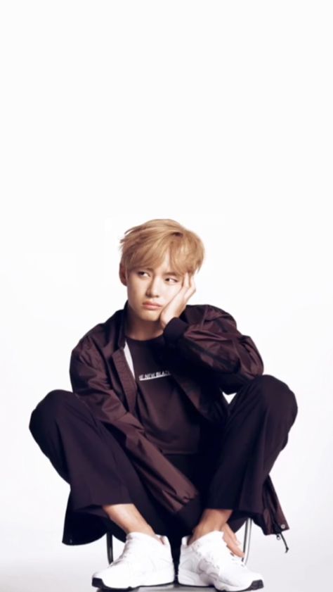 V - WALLPAPER Full Body Photoshoot, Puma Photoshoot, Body Photoshoot, Boy Band, Bulletproof Boy Scouts, Bts Fans, About Bts, Fan Fiction, Bts Members