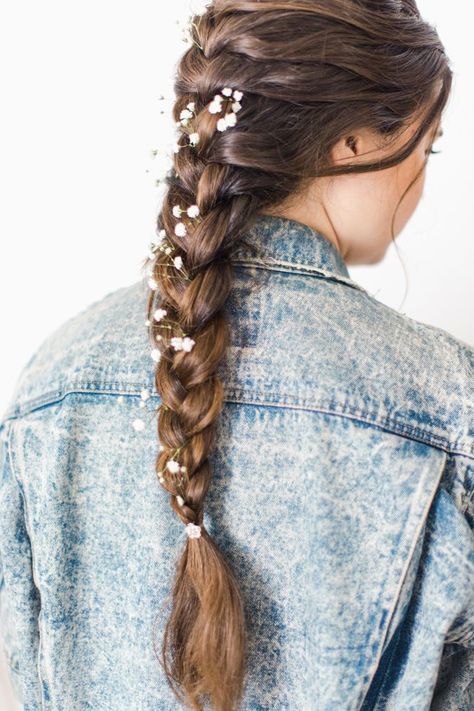 Embellished Braids, Braids With Flowers, Braid With Flowers, Floral Braid, Dreamy Hair, Loose French Braids, Different Braids, Braid Inspiration, Braided Hair Tutorial