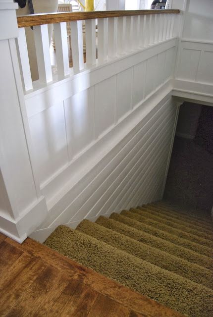 Childproofing Stairs, Half Wall Staircase, Stairs Trim, Ladybug House, Hallway Stairs, Stairs Ideas, Half Walls, Stair Railing Design, Wall White