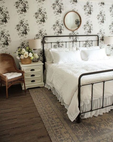 Furniture Websites, Black Floral Wallpaper, Farmhouse Bedroom Furniture, Casa Vintage, Cottage Bedroom, Vintage Bedroom, Bedroom Furniture Design, Magnolia Homes, Tea Rose