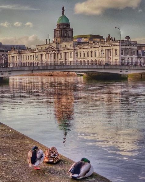 Pictured here in perfect pastels is the Custom House in Dublin City Centre. Regarded as ‘one of the jewels in the city’s architectural crown’, this 18th century building has become a true landmark of the city. Laden with history and character, a visit to the Custom House Visitor Centre is well worth the time if you ever find yourself with an afternoon to spare! 📸@nambrosium Top 10 Things you must do in DUBLIN, Ireland https://lovetovisitireland.com/top-10-things-you-must-do-in-dublin-ireland/ Dublin House, Magazine Design Cover, Love Ireland, Dublin City, Custom House, Irish Pub, Republic Of Ireland, Dublin Ireland, City Centre