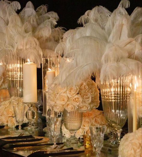 Kardashian Great Gatsby Party, Old Hollywood Flower Arrangements, Great Gatsby Party Table Decor, Great Gabsy Party Ideas, Old West Wedding Theme, The Great Gatsby Decorations, Old Hollywood Party Decor, Old Hollywood Party Decorations, Old Hollywood Event