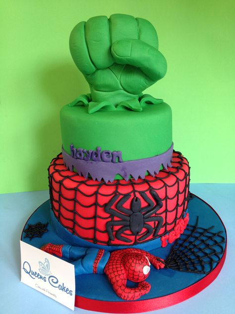 Hulk Spider Man Cake, Spider Man And Hulk Cake, Spider Man And Hulk Birthday, Hulk Spiderman Cake, Hulk And Spiderman Cake, Hulk Birthday Cakes, Hulk Birthday Parties, Spiderman Birthday Party Decorations, Spiderman Cupcakes