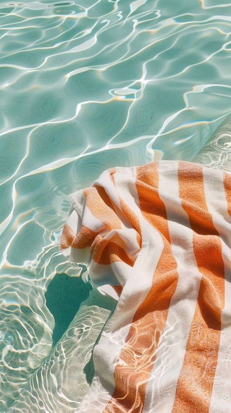 Summer Aesthetic Photography, Pool Side Aesthetic, Summer Mood Board Aesthetic, Aesthetic Beach Towel, Beach Towel Aesthetic, Verano Aesthetic, Sun And Beach, Sunny Aesthetic, Beach Summer Aesthetic