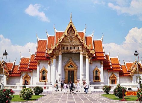 Wat Benchamabophit in Bangkok, Thailand ⛩ Wat Benchamabophit, Bangkok China Town, Bangkok The Grand Palace, Bangkok Temples, How To Use Hashtags, Thailand Buddha Temples, Bangkok City, Equestrian Statue, Golden Buddha Temple Bangkok