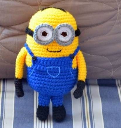 Página con todos los patrones de amigurumis gratuitos que he encontrado por Internet, entre ellos este patrón AMIGURUMI MINION y muchos más Crocheted Stuffies, Bob Minion, Crochet Banana, Chenille Crochet, Banana Toy, Minion Crochet Patterns, Minion Pattern, Disney Crochet Patterns, Minion Crochet