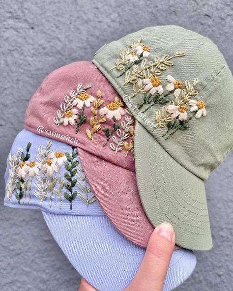 Floral Hat Embroidery, Embroidered Flower Pattern, Hats With Embroidery, Embroidered Beanie Floral, Baseball Hat Embroidery, Diy Embroidery Hat, Hand Embroidered Hat, Embroidery Hat Ideas, Diy Hand Embroidery Letters